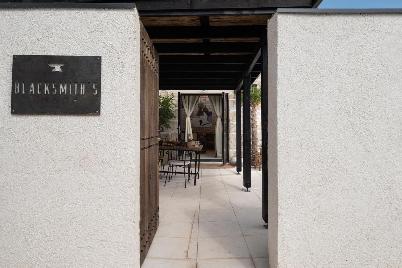 Blacksmith'S House - Rental House With Heated Pool Posedarje Dış mekan fotoğraf