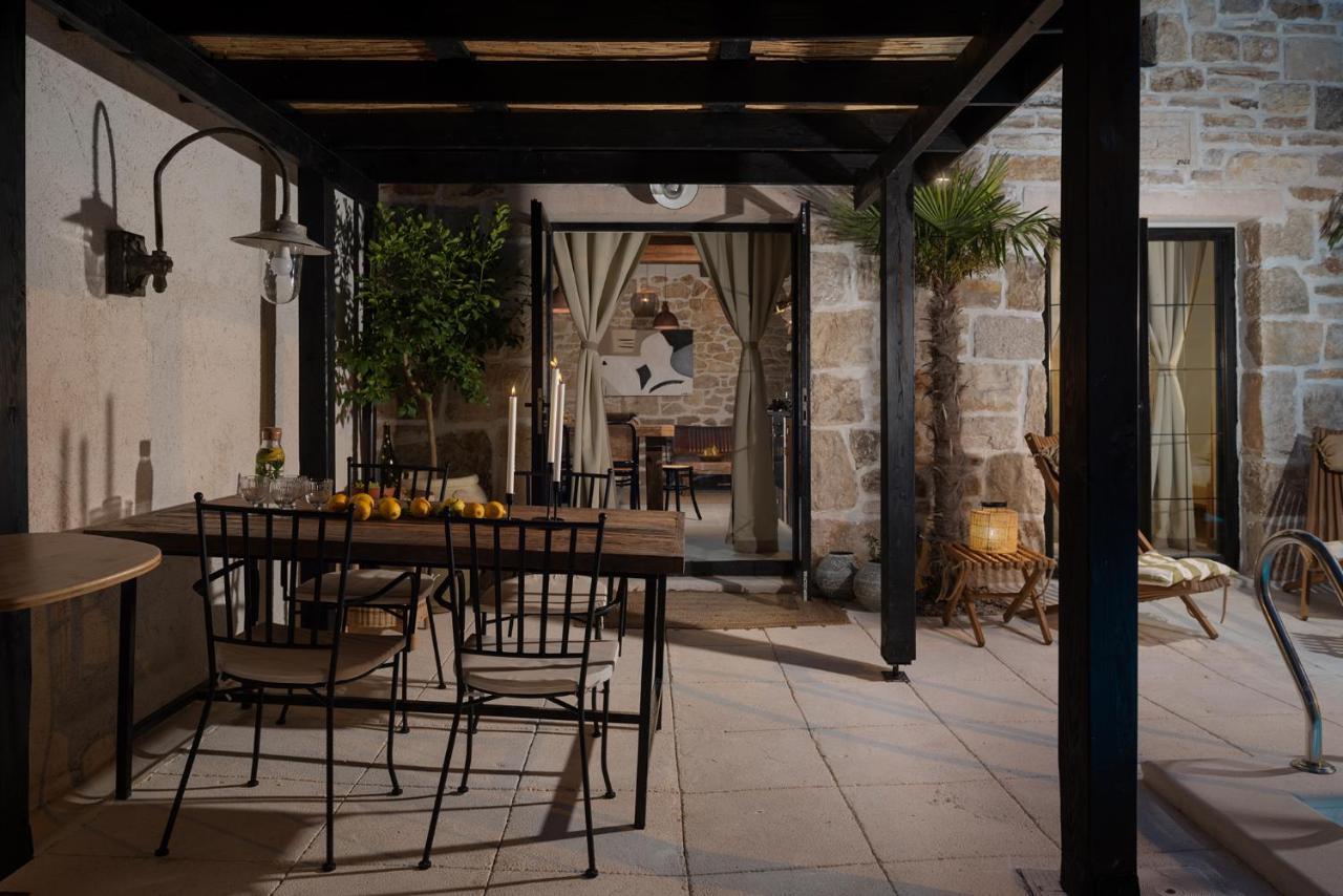 Blacksmith'S House - Rental House With Heated Pool Posedarje Dış mekan fotoğraf
