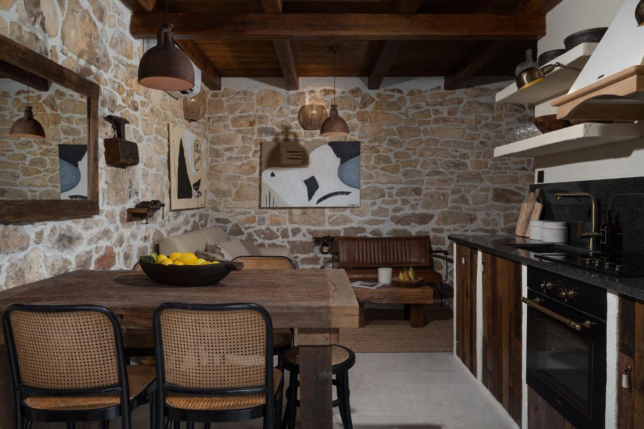 Blacksmith'S House - Rental House With Heated Pool Posedarje Dış mekan fotoğraf