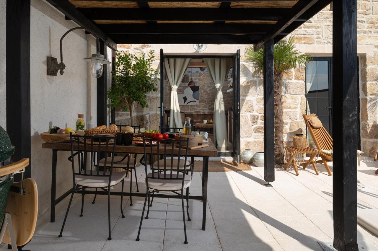Blacksmith'S House - Rental House With Heated Pool Posedarje Dış mekan fotoğraf