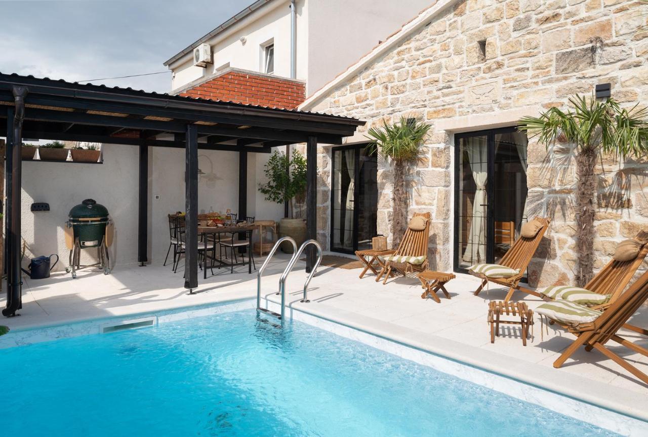 Blacksmith'S House - Rental House With Heated Pool Posedarje Dış mekan fotoğraf